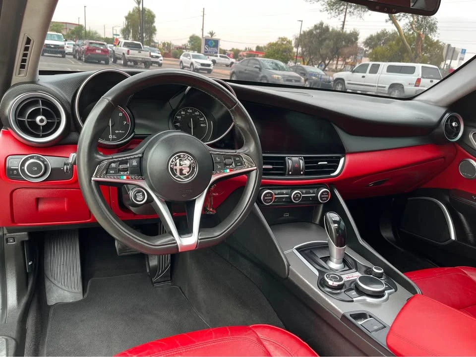 2018 Alfa Romeo Giulia - Image 9 of 15
