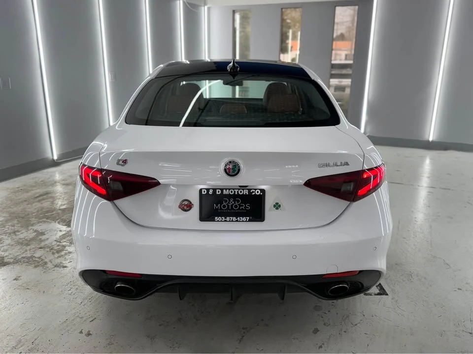 2018 Alfa Romeo Giulia - Image 7 of 20