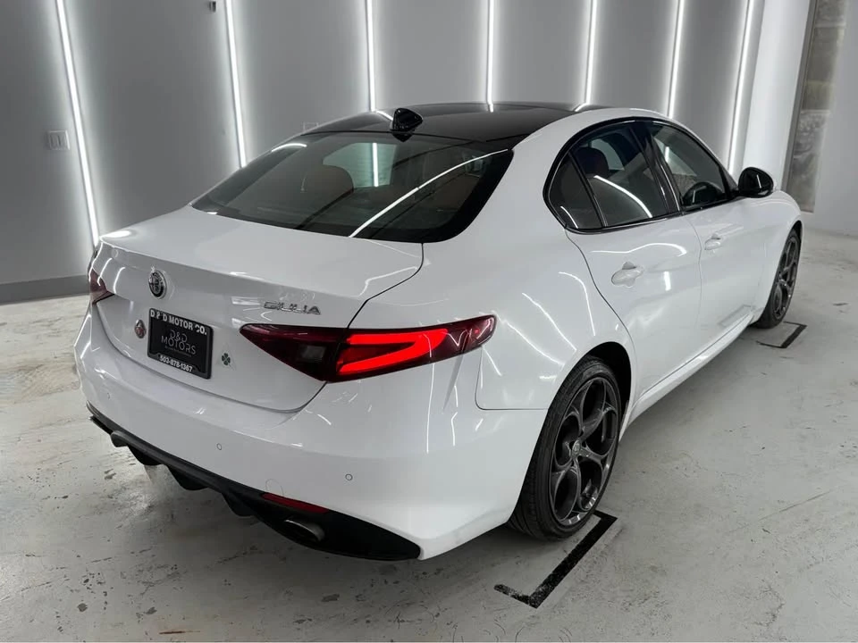 2018 Alfa Romeo Giulia - Image 6 of 20