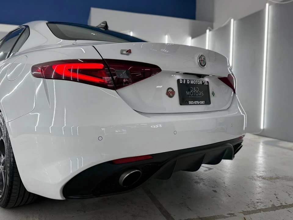 2018 Alfa Romeo Giulia - Image 9 of 20