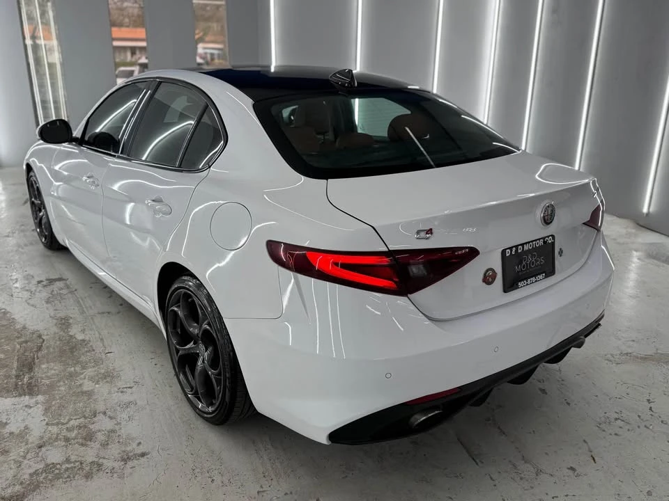 2018 Alfa Romeo Giulia - Image 8 of 20