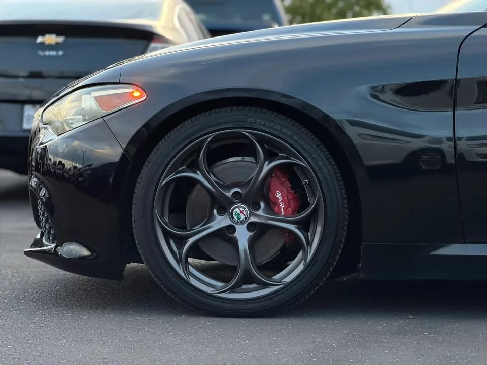 2018 Alfa Romeo Giulia - Image 5 of 19