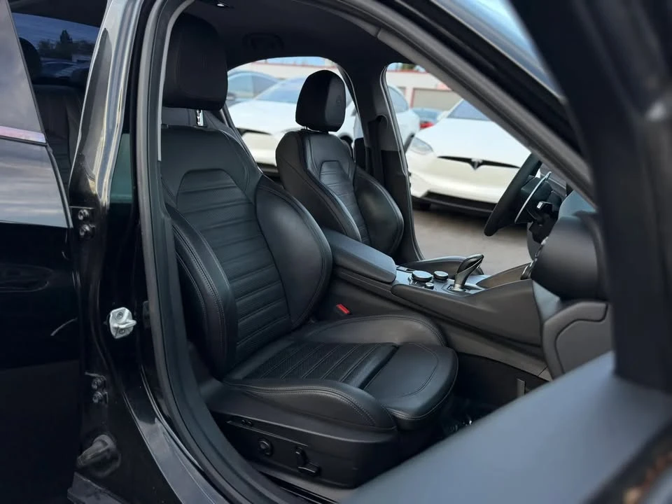 2018 Alfa Romeo Giulia - Image 8 of 19