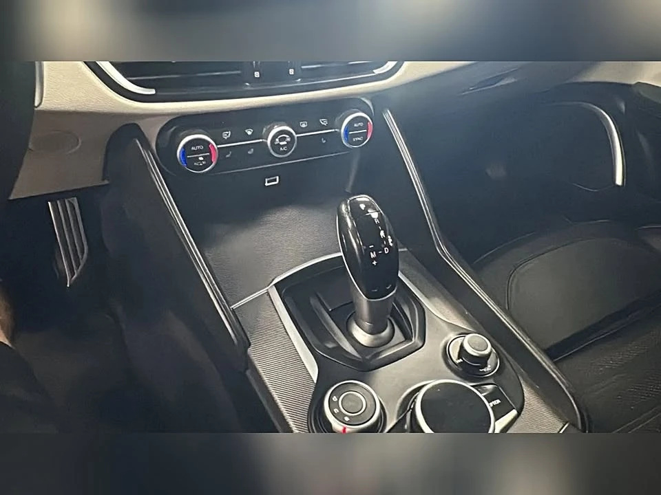2018 Alfa Romeo Giulia - Image 6 of 7
