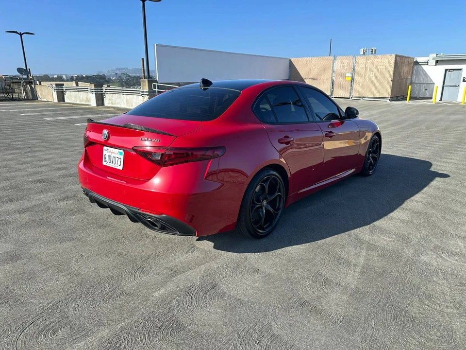 2018 Alfa Romeo Giulia - Image 7 of 19