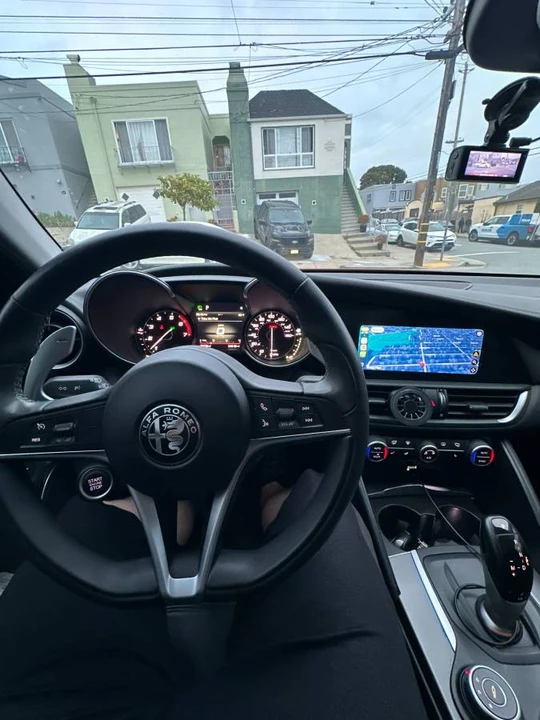 2018 Alfa Romeo Giulia - Image 19 of 19