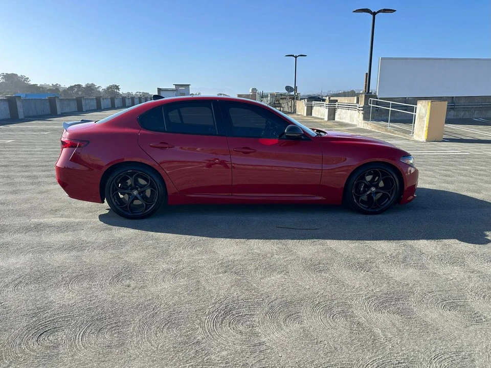 2018 Alfa Romeo Giulia - Image 2 of 19