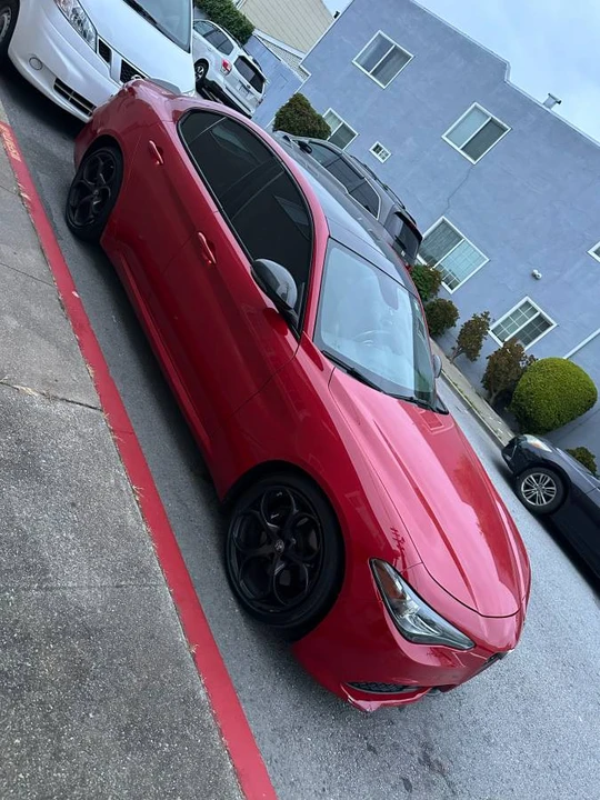 2018 Alfa Romeo Giulia - Image 11 of 19