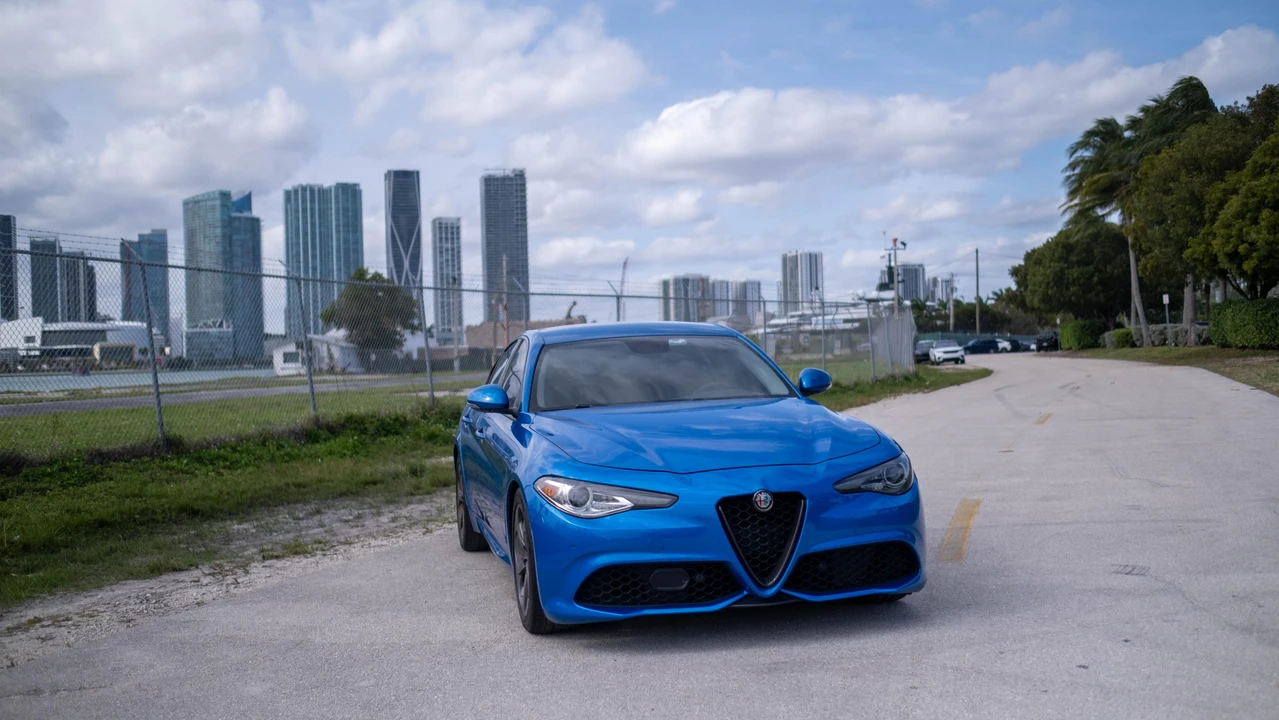 2018 Alfa Romeo Giulia - Image 23 of 31