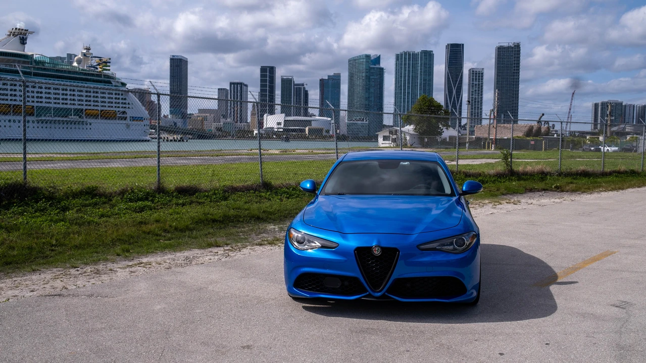 2018 Alfa Romeo Giulia - Image 8 of 31