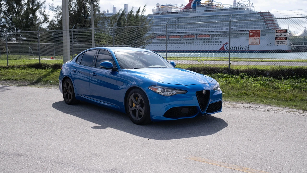 2018 Alfa Romeo Giulia - Image 21 of 31