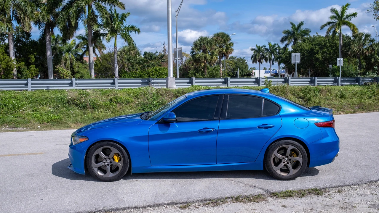 2018 Alfa Romeo Giulia - Image 13 of 31