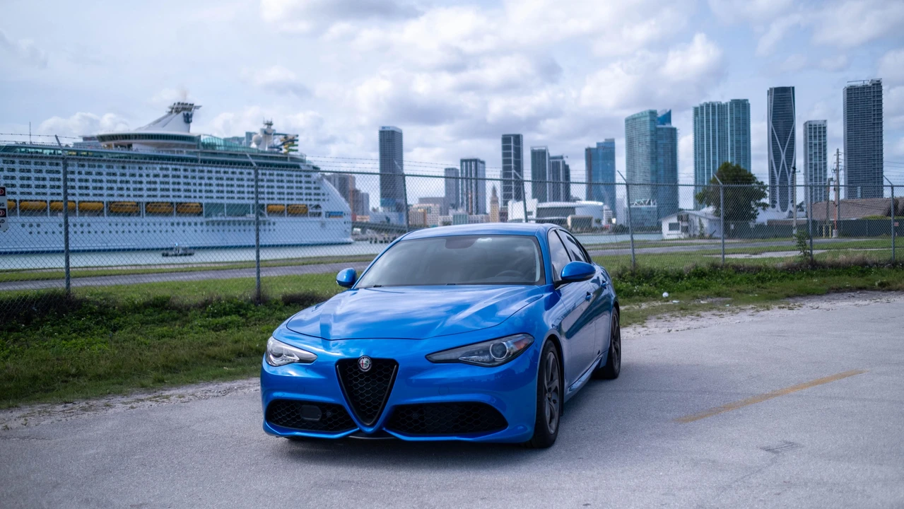 2018 Alfa Romeo Giulia - Image 10 of 31