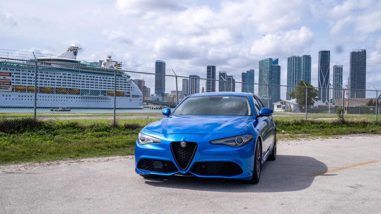 2018 Alfa Romeo Giulia - Image 9 of 31