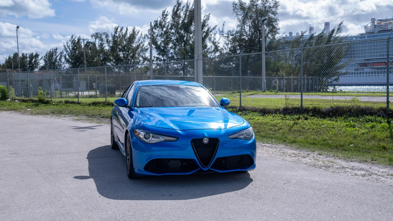 2018 Alfa Romeo Giulia - Image 24 of 31