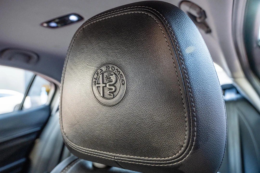 2018 Alfa Romeo Giulia - Image 20 of 31