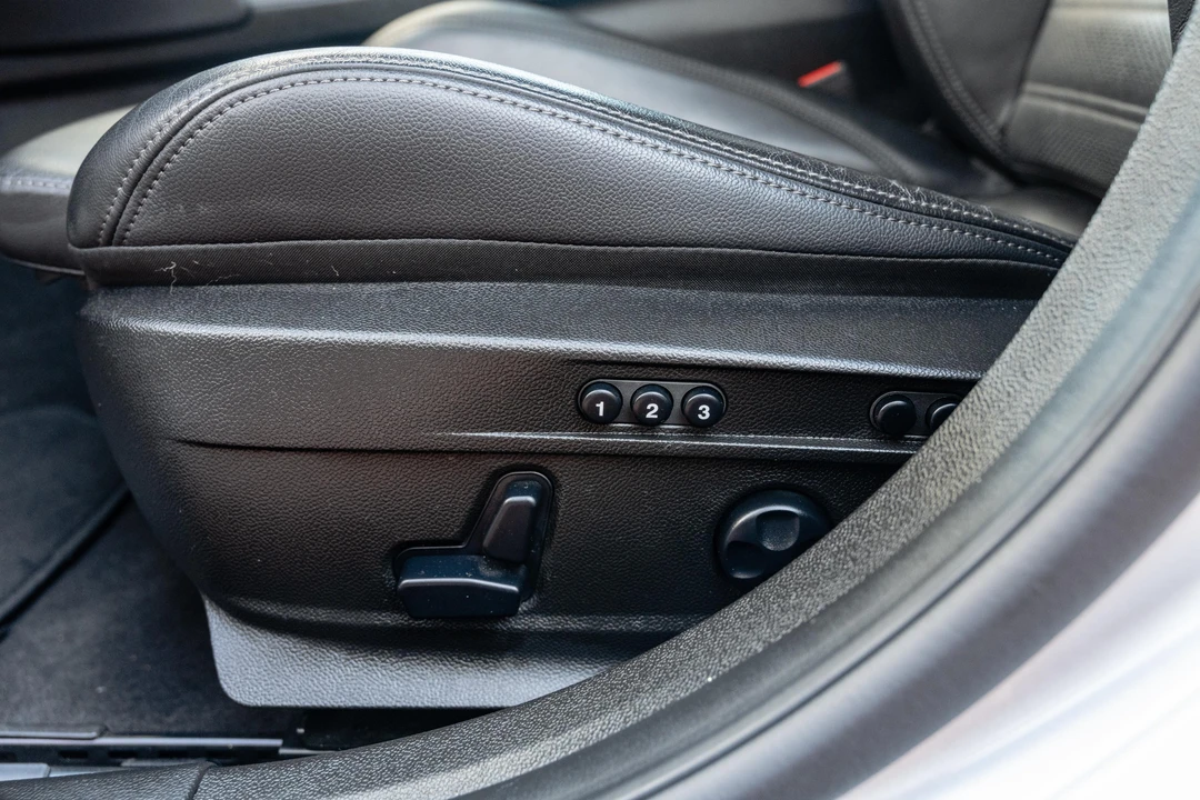 2018 Alfa Romeo Giulia - Image 23 of 31