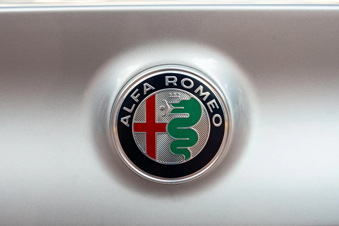 2018 Alfa Romeo Giulia - Image 10 of 31