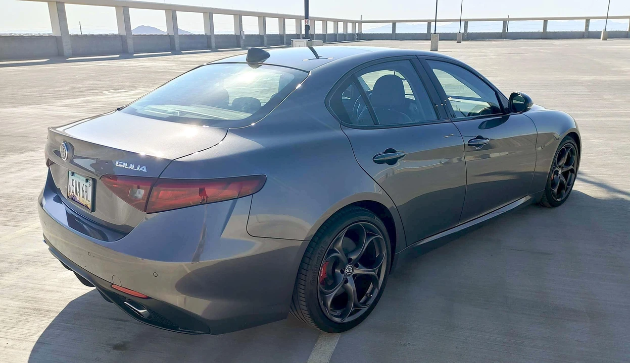 2018 Alfa Romeo Giulia - Image 8 of 31