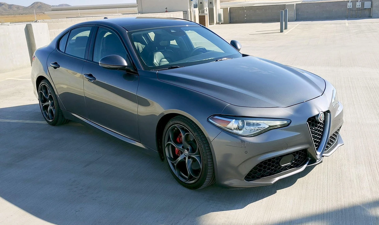 2018 Alfa Romeo Giulia - Image 10 of 31