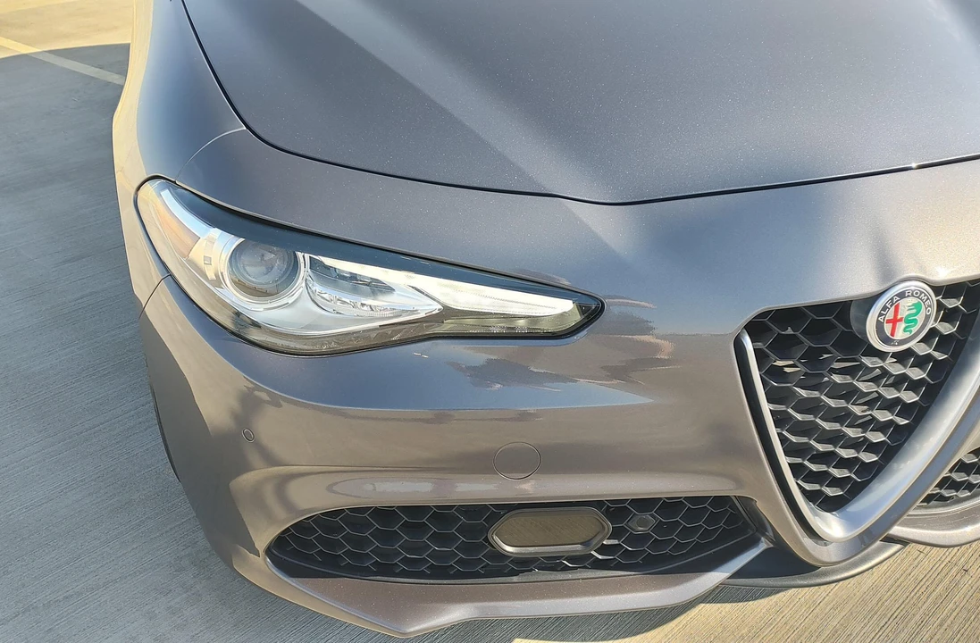 2018 Alfa Romeo Giulia - Image 12 of 31