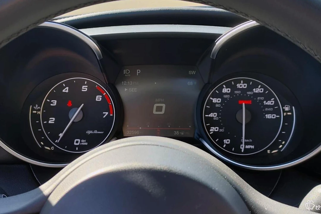 2018 Alfa Romeo Giulia - Image 31 of 31