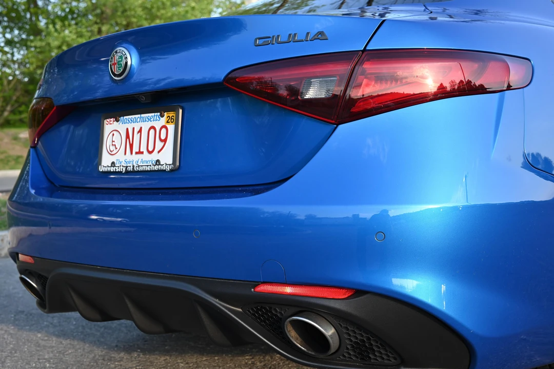 2018 Alfa Romeo Giulia Quadrifoglio - Image 24 of 31
