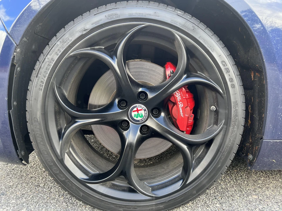 2018 Alfa Romeo Giulia - Image 29 of 31