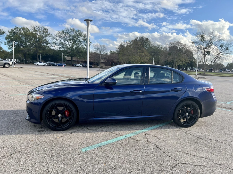 2018 Alfa Romeo Giulia - Image 8 of 31