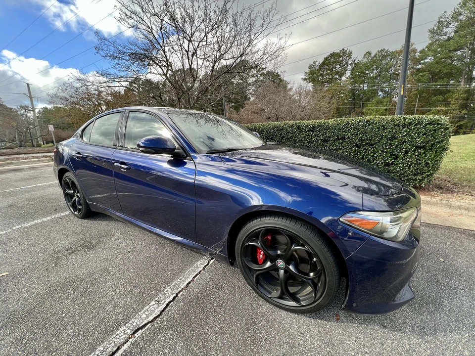 2018 Alfa Romeo Giulia - Image 17 of 31