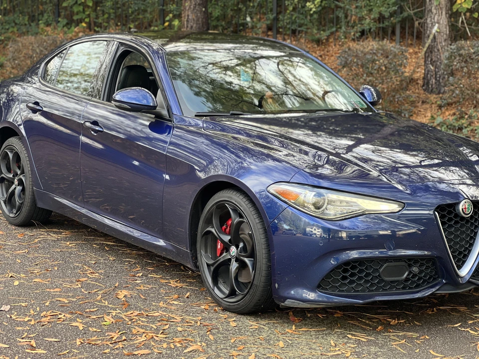 2018 Alfa Romeo Giulia - Image 19 of 31