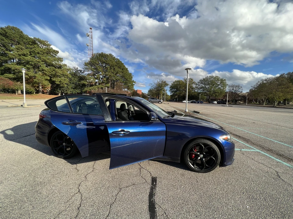 2018 Alfa Romeo Giulia - Image 16 of 31