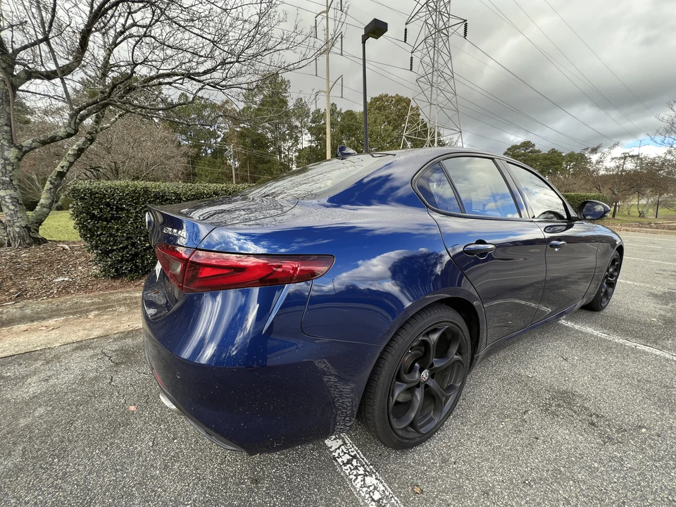 2018 Alfa Romeo Giulia - Image 13 of 31
