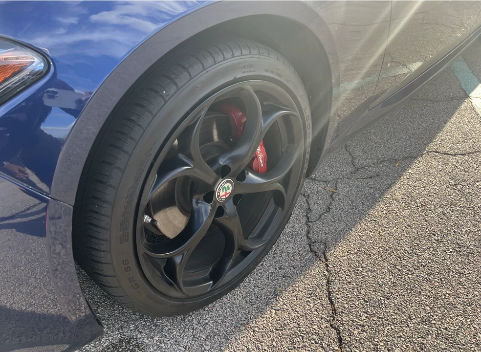 2018 Alfa Romeo Giulia - Image 27 of 31