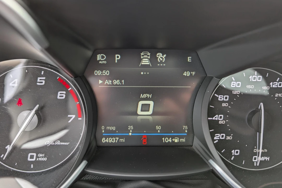 2018 Alfa Romeo Giulia - Image 31 of 31