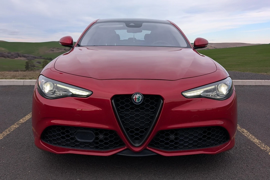 2018 Alfa Romeo Giulia - Image 2 of 31
