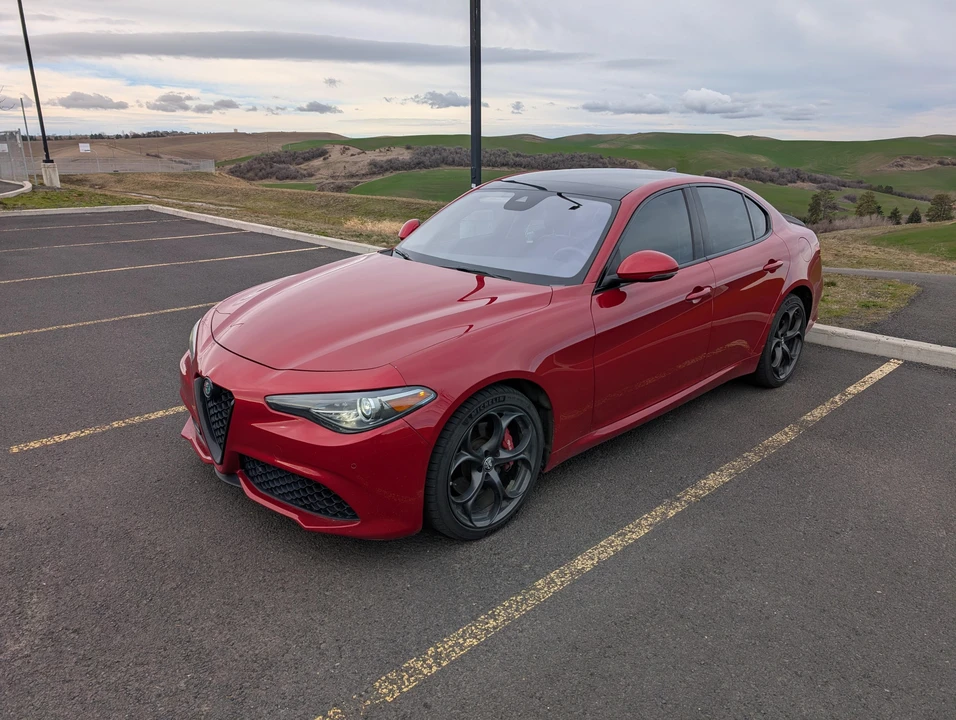 2018 Alfa Romeo Giulia - Image 10 of 31