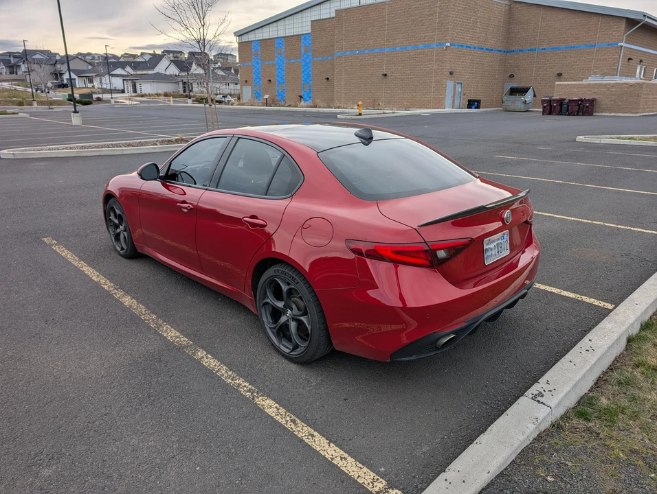 2018 Alfa Romeo Giulia - Image 11 of 31