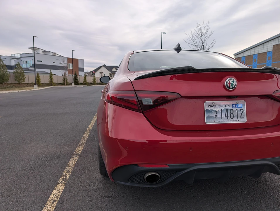 2018 Alfa Romeo Giulia - Image 17 of 31