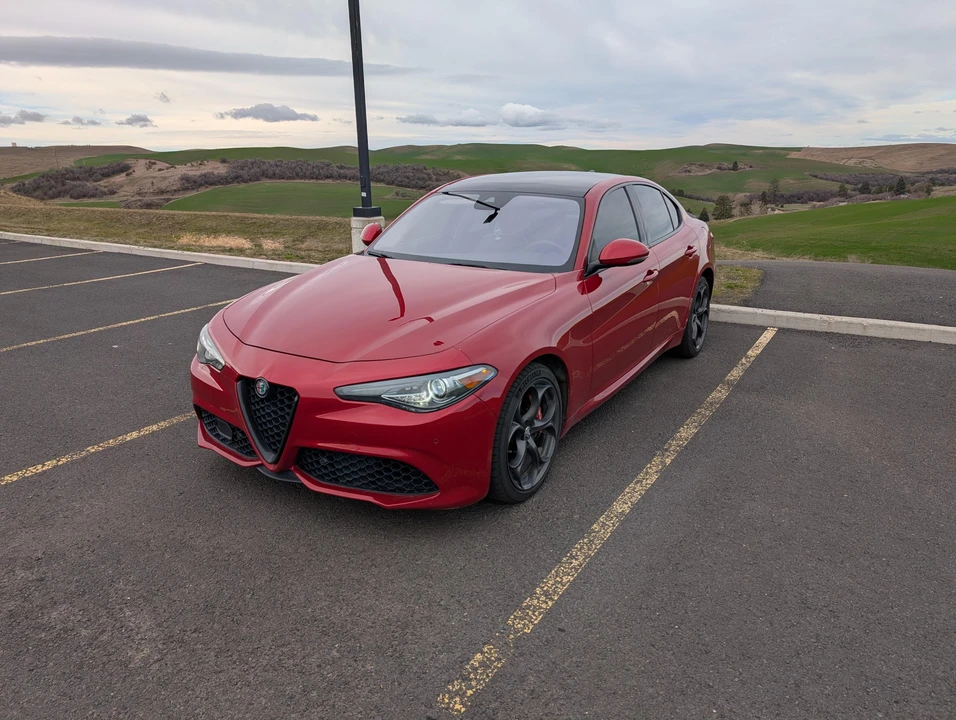 2018 Alfa Romeo Giulia - Image 9 of 31