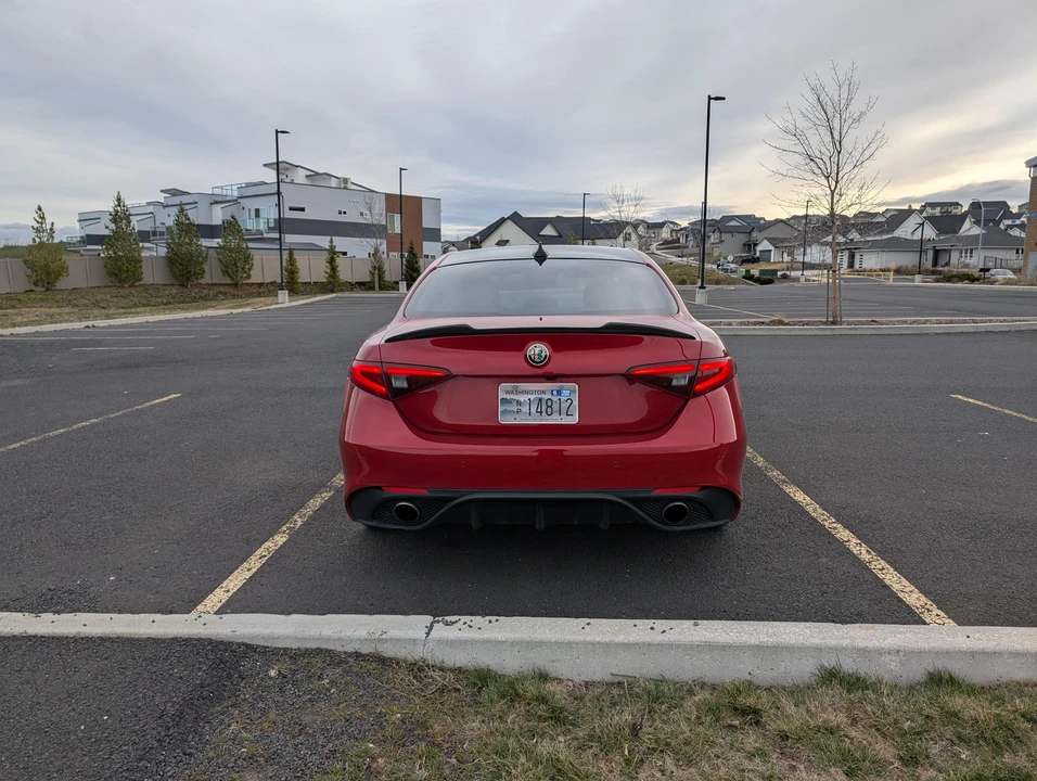 2018 Alfa Romeo Giulia - Image 12 of 31