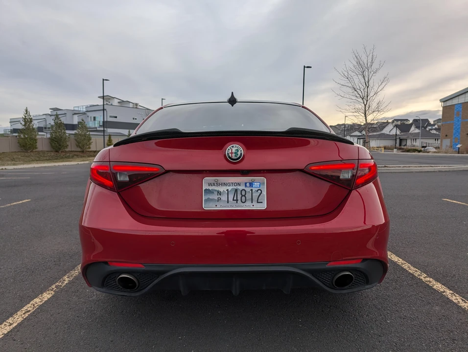 2018 Alfa Romeo Giulia - Image 13 of 31