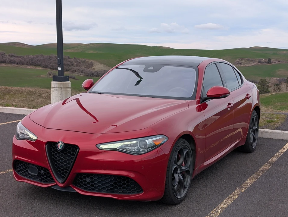 2018 Alfa Romeo Giulia - Image 8 of 31