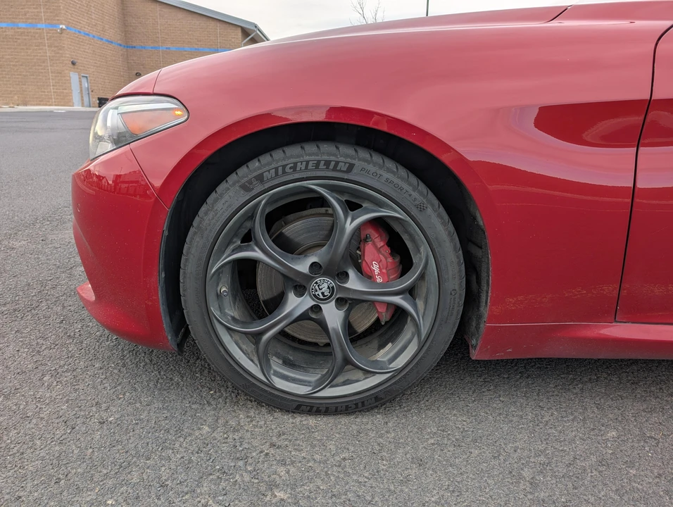 2018 Alfa Romeo Giulia - Image 23 of 31