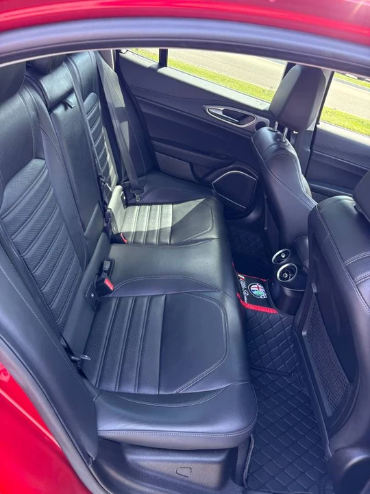 2018 Alfa Romeo Giulia - Image 8 of 23
