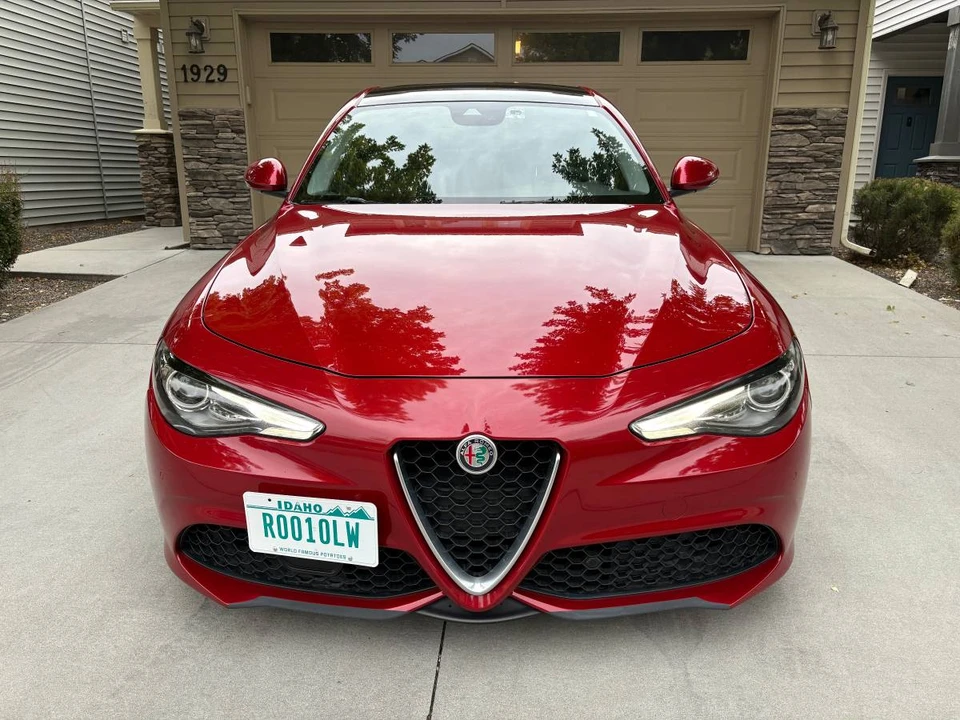 2018 Alfa Romeo Giulia - Image 2 of 18