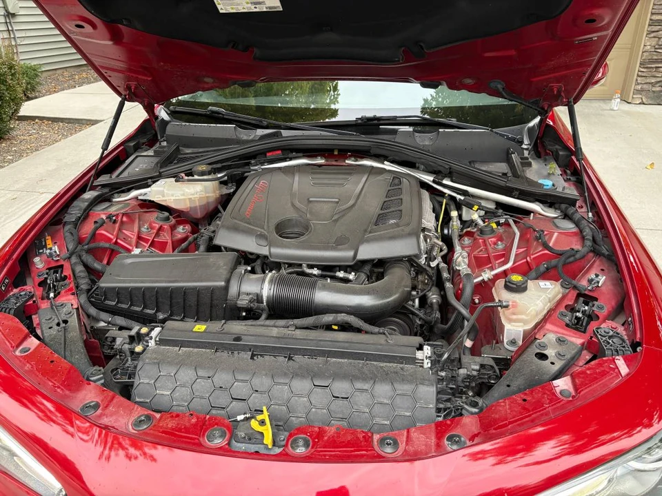 2018 Alfa Romeo Giulia - Image 17 of 18