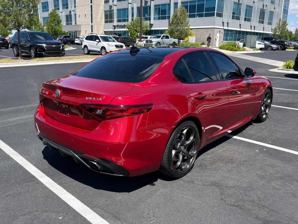 2018 Alfa Romeo Giulia - Image 4 of 23