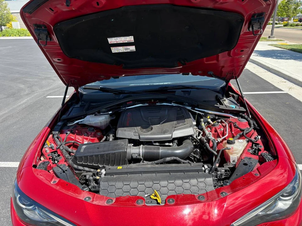 2018 Alfa Romeo Giulia - Image 16 of 23