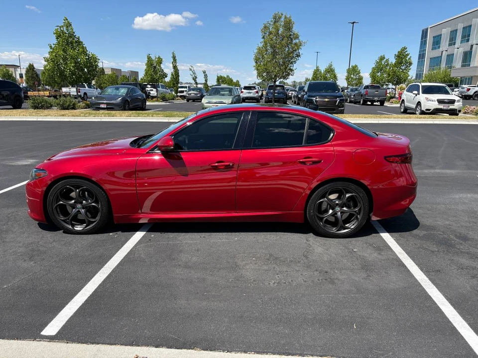 2018 Alfa Romeo Giulia - Image 5 of 23
